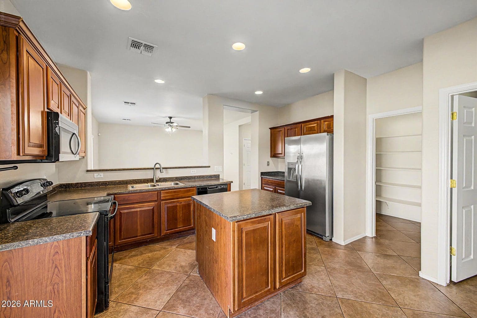 16651 N 175TH Drive, Surprise, AZ — photo 4 of 11