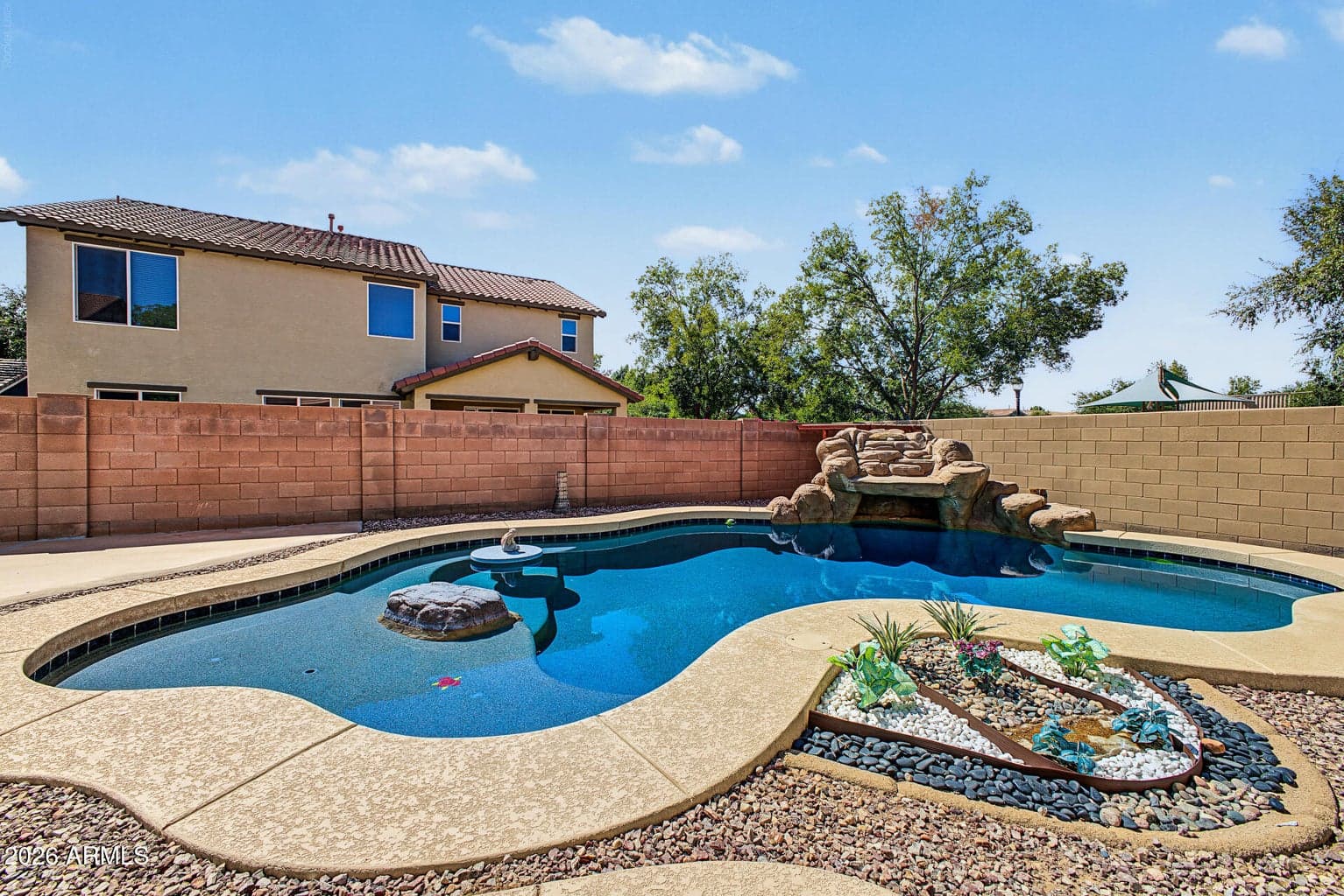 3425 E SIERRA MADRE Avenue